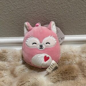 Clip-on Flora Squishmallow